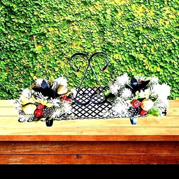 VINTAGE CHRISTMAS WROUGHT IRON PLASTIC Holly & Berry Candle CADDY/HOLDER  1940's - Picture 2 of 6